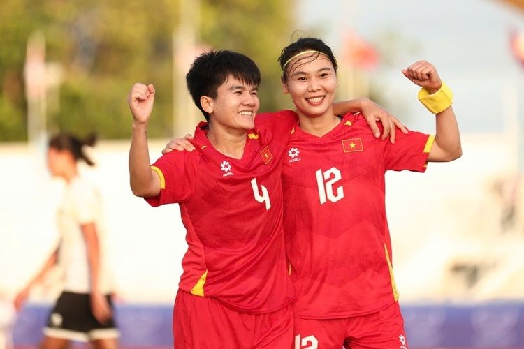 LĐBĐ Việt Nam thưởng cho đội nữ 500 triệu đồng