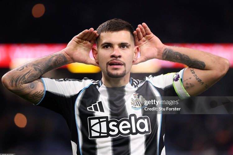 Newcastle và 3 điểm ‘toát mồ hôi’ trước Burnley