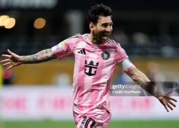 Messi và cuộc đua âm thầm với Ronaldo