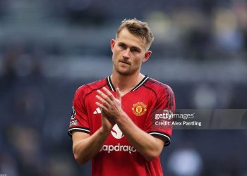 ‘Vận hạn’ kỳ lạ đeo bám Matthijs de Ligt