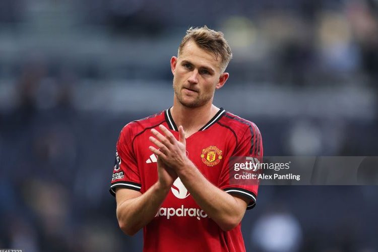 ‘Vận hạn’ kỳ lạ đeo bám Matthijs de Ligt