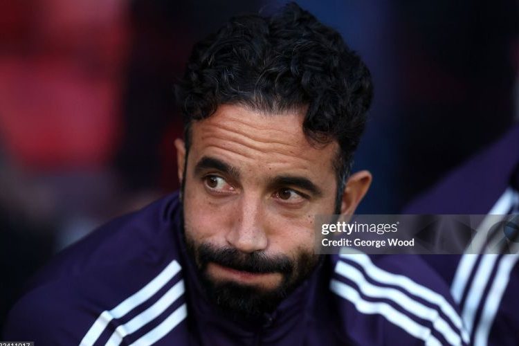 Bất đồng chuyển nhượng, Amorim rời MU trong cay đắng