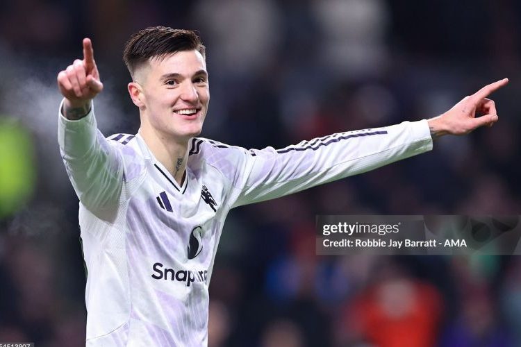 Sesko lột xác mạnh mẽ sau khi Amorim rời đi