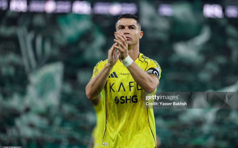 Ronaldo ghi thêm bàn trên chấm phạt đền