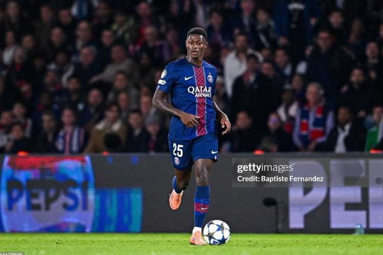 Bội thu danh hiệu, sao PSG gây kinh ngạc