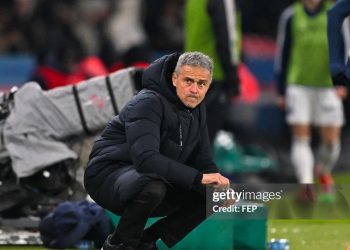 HLV Enrique gây sốc cho PSG