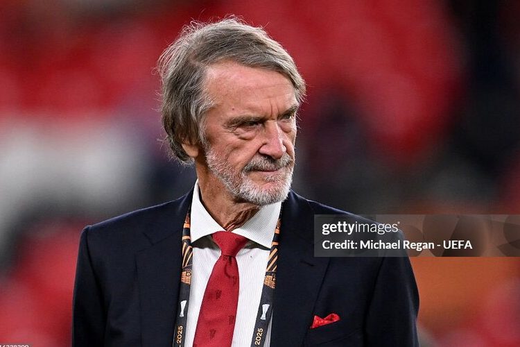 Khi kế hoạch 3 năm của Sir Jim Ratcliffe sụp đổ chỉ sau 14 tháng